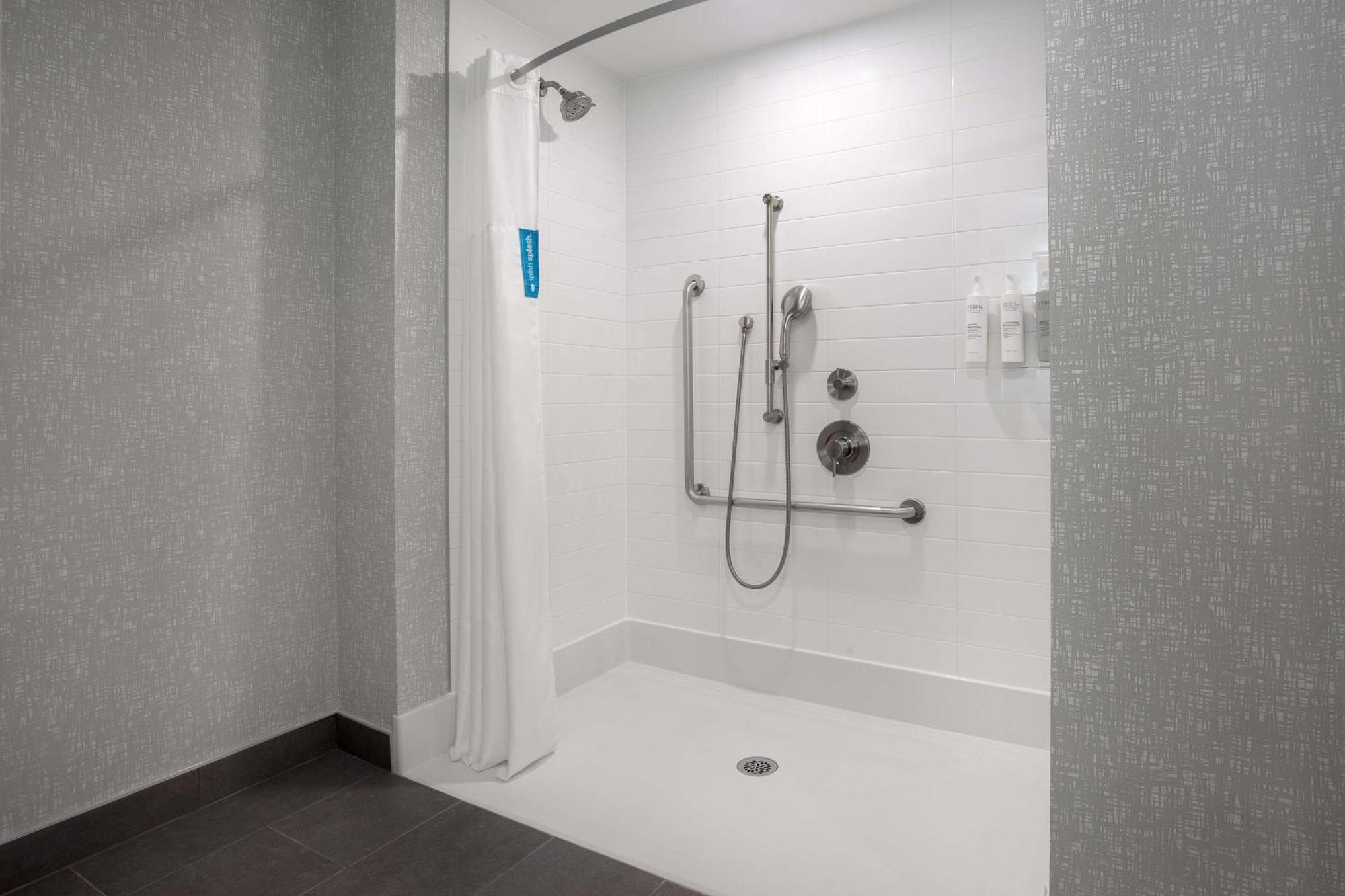 Hampton Inn By Hilton Brampton - Toronto Exteriér fotografie