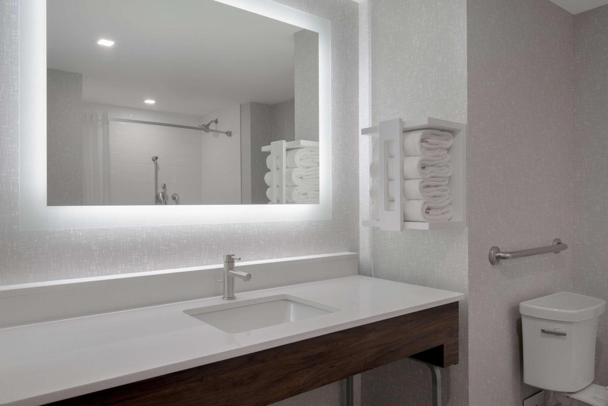 Hampton Inn By Hilton Brampton - Toronto Exteriér fotografie